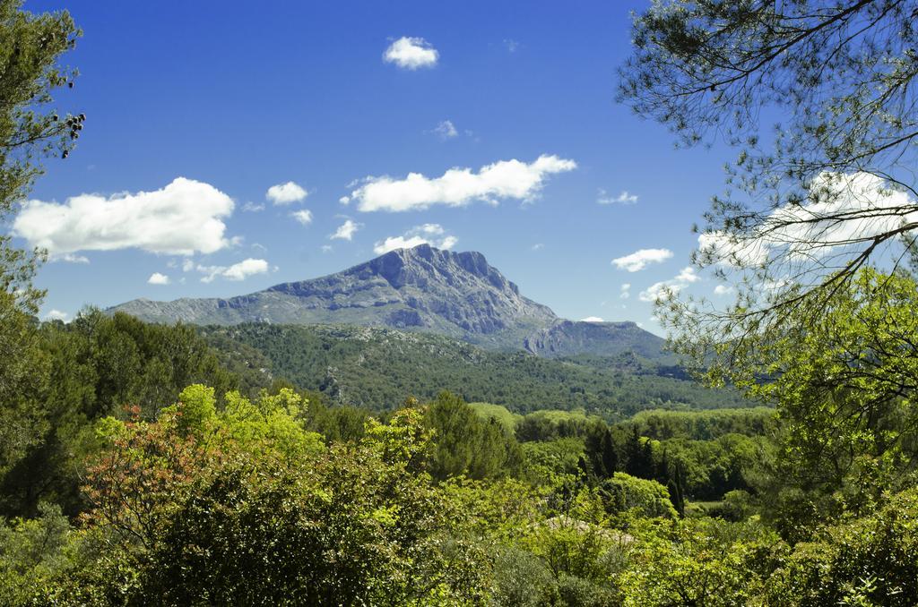 Отель Ibis Manosque Cadarache Экстерьер фото